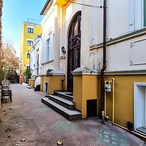 Hostel 5 Stars High, Bucharest